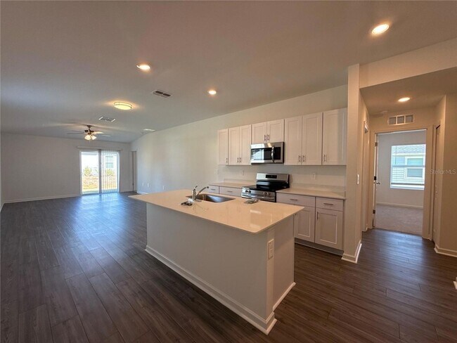 3081 NE 38th Ln in Ocala, FL - Building Photo - Building Photo