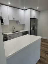 7905 SW 104th St in Miami, FL - Building Photo - Building Photo