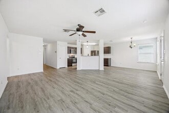 228 Almquist St in Hutto, TX - Building Photo - Building Photo