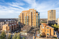 Kirkwood in Kansas City, MO - Foto de edificio - Building Photo