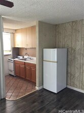 747 Amana St in Honolulu, HI - Building Photo - Building Photo
