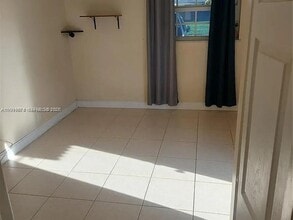 6117 SW 31st St in Miramar, FL - Building Photo - Building Photo