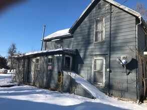 109 Roads St in Mount Union, IA - Foto de edificio - Building Photo