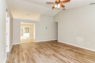 7180 Mauna Loa Blvd in Sarasota, FL - Building Photo - Building Photo