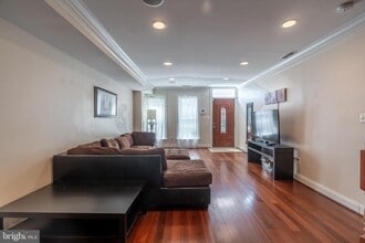 106 W Cross St in Baltimore, MD - Building Photo - Building Photo