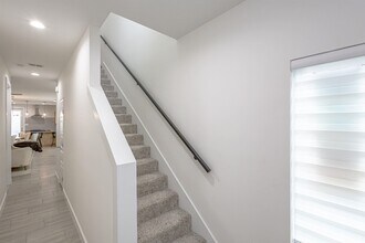 423 Deer Path Lp in Laredo, TX - Building Photo - Building Photo