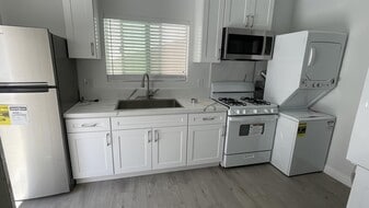 4354 138th St, Unit D in Hawthorne, CA - Building Photo