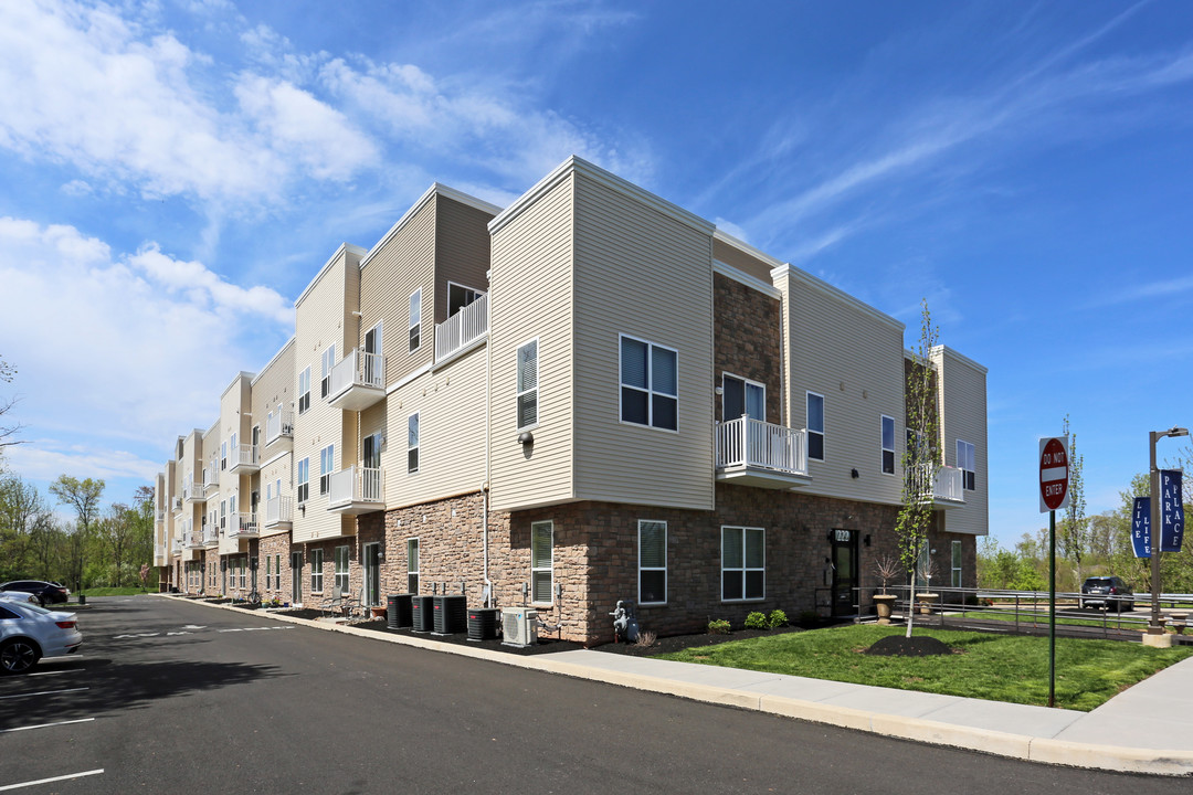 222 Park Place Apartments in Warminster, PA - Building Photo