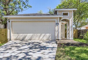 4704 Blue Meadow Dr in Austin, TX - Building Photo