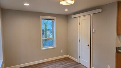 987 S 71st St in Springfield, OR - Building Photo - Building Photo