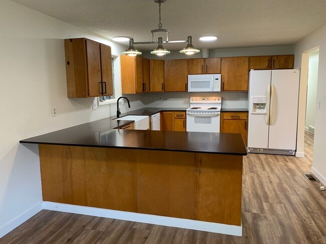 381 Daisey King Rd in Sequim, WA - Building Photo - Building Photo