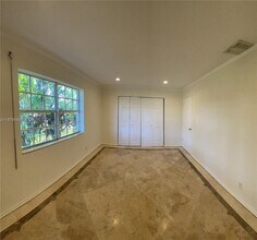1107 NE 8th St in Hallandale Beach, FL - Building Photo - Building Photo