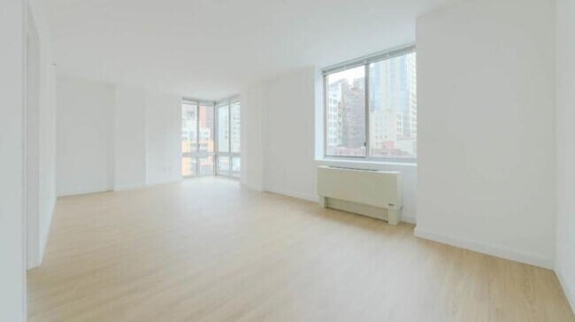 475 9th Ave in New York, NY - Building Photo - Building Photo
