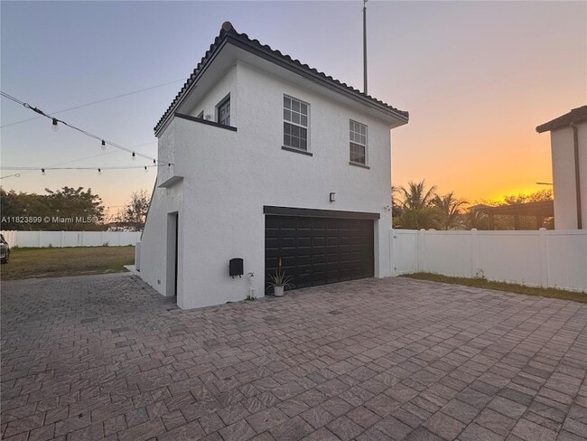 property at 16934 SW 92nd St Cir