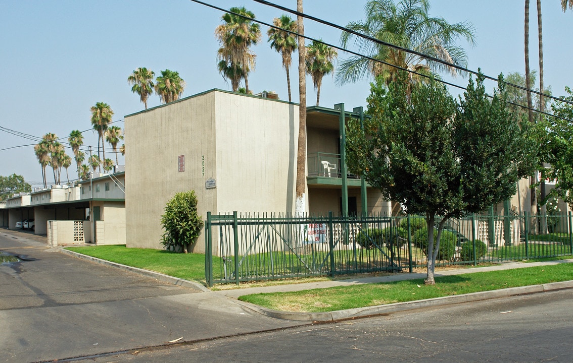 Palm Garden Apartments in Fresno, CA - Building Photo