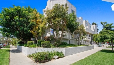 3685 Watseka Ave in Los Angeles, CA - Foto de edificio - Building Photo