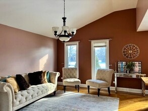 7642 W 92nd Pl in Hickory Hills, IL - Building Photo - Building Photo