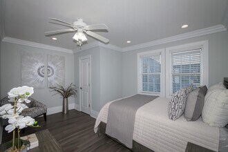 76 S Clinton Ave in Bay Shore, NY - Building Photo - Building Photo