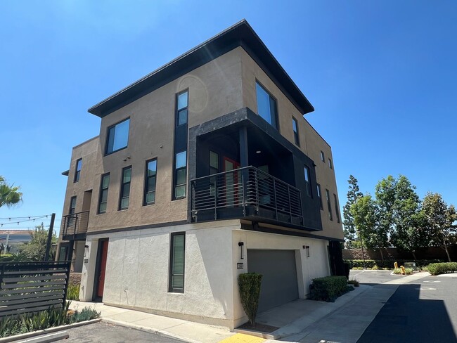 2860 N Glassell St in Orange, CA - Building Photo - Building Photo