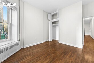 77 W 68th St in New York, NY - Building Photo - Building Photo