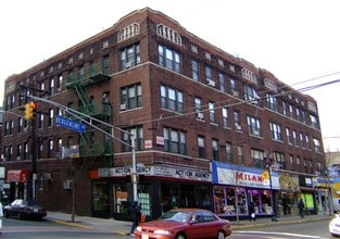 4301 Bergenline Ave in Union City, NJ - Building Photo - Building Photo