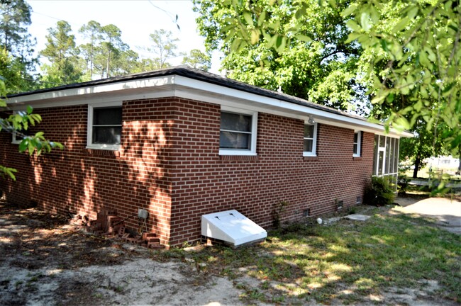 1834 Leesburg Rd in Columbia, SC - Building Photo - Building Photo