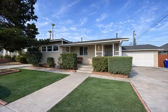 5032 Rockford Dr in San Diego, CA - Building Photo - Building Photo