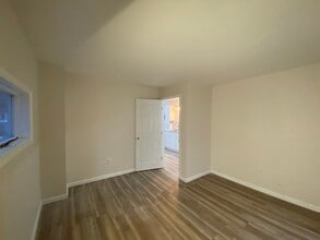 107 E 10th St, Unit 107A in Oswego, NY - Building Photo - Building Photo