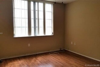 3490 Foxcroft Rd in Miramar, FL - Building Photo - Building Photo