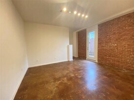 1112 Lawrence St in Houston, TX - Building Photo
