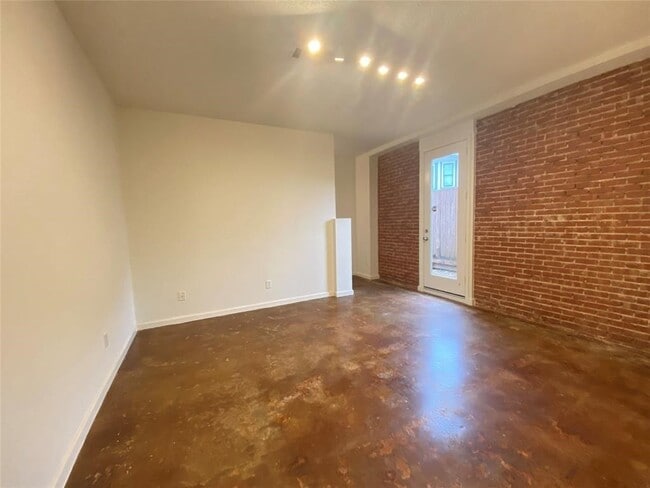 property at 1112 Lawrence St