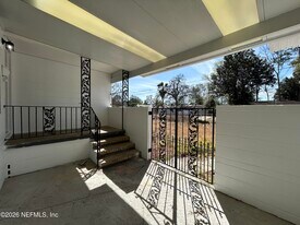 7069 Perke Dr in Jacksonville, FL - Building Photo