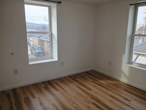 121 Eldredge St, Unit 1L in Binghamton, NY - Foto de edificio - Building Photo