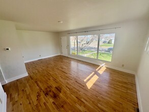 1220 Fairvale Dr in Billings, MT - Building Photo - Building Photo