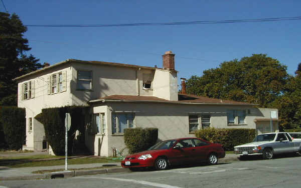 372 N Delaware St in San Mateo, CA - Building Photo - Building Photo