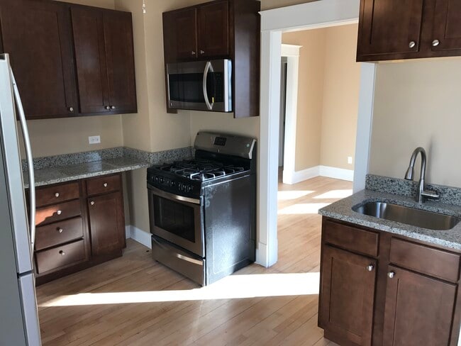 116 N Adams St in Westmont, IL - Building Photo - Building Photo