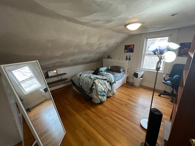 639 Somerville Ave, Unit 2