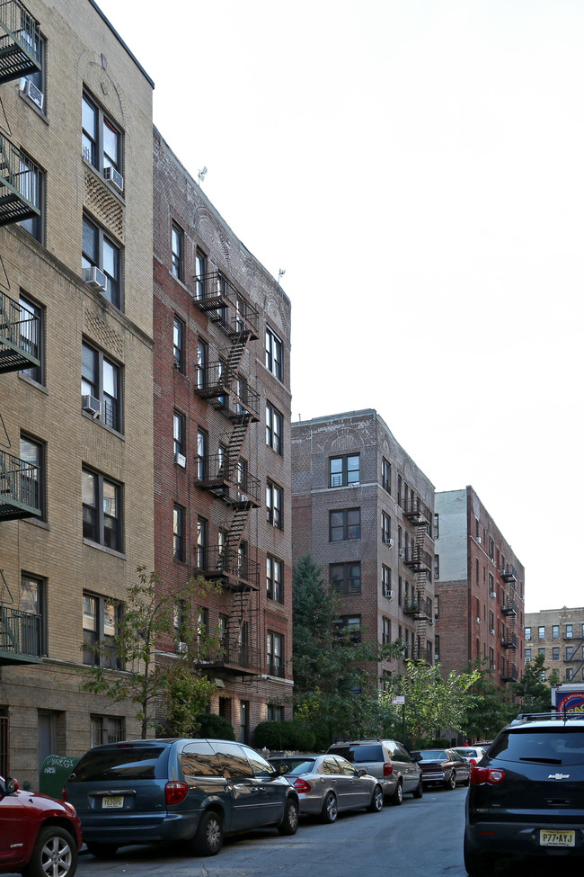 38-48 Sickles St in New York, NY - Building Photo - Building Photo