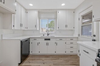 1246 E Buckingham Way in Fresno, CA - Building Photo - Building Photo