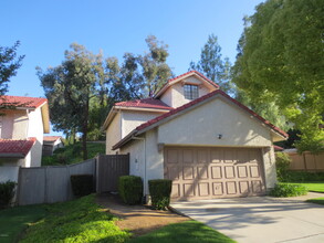 6817 Falconview Ln in Oak Park, CA - Building Photo - Building Photo