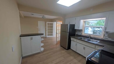 4019 28th Ave N in St. Petersburg, FL - Building Photo - Building Photo