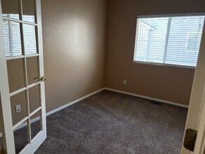 1628 Lily Lake Dr in Colorado Springs, CO - Foto de edificio - Building Photo