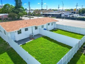 18350 SW 105th Ave in Miami, FL - Building Photo - Building Photo