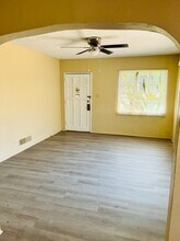 605 N Swan Rd in Tucson, AZ - Building Photo - Building Photo