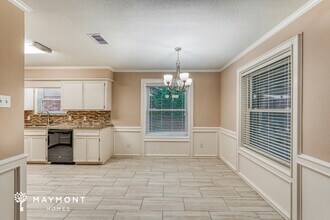 152 Bastrop St in Angleton, TX - Foto de edificio - Building Photo