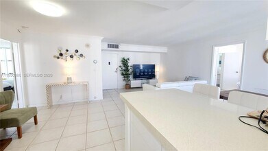 16909 N Bay Rd, Unit 806 in Sunny Isles Beach, FL - Building Photo - Building Photo