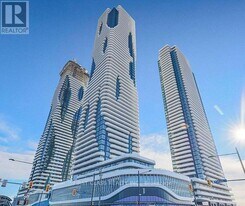 28 Interchange Wy in Vaughan, ON - Building Photo