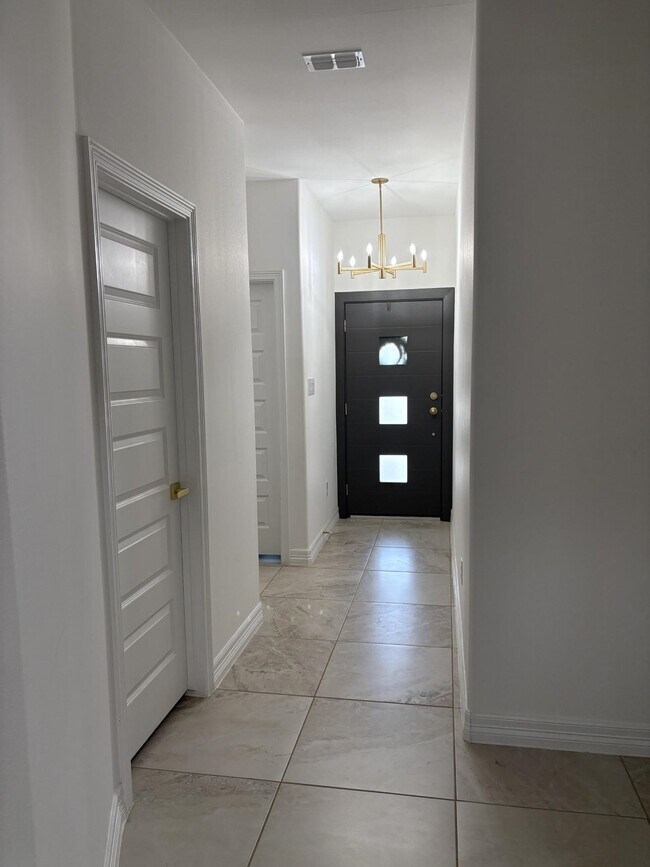 1508 Hebilla Ln in Laredo, TX - Building Photo - Building Photo