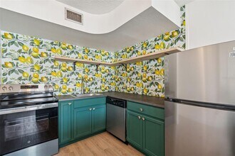 4511 S Oak Dr in Tampa, FL - Building Photo - Building Photo