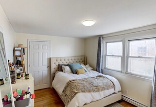 76 Dunboy St, Unit 2 in Boston, MA - Foto de edificio - Building Photo